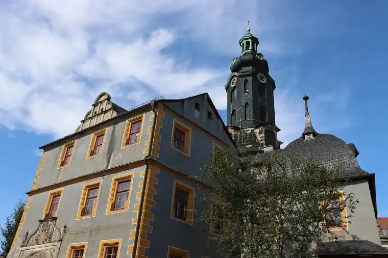 Zespół Bastille przy weimarskim Stadtschloss.